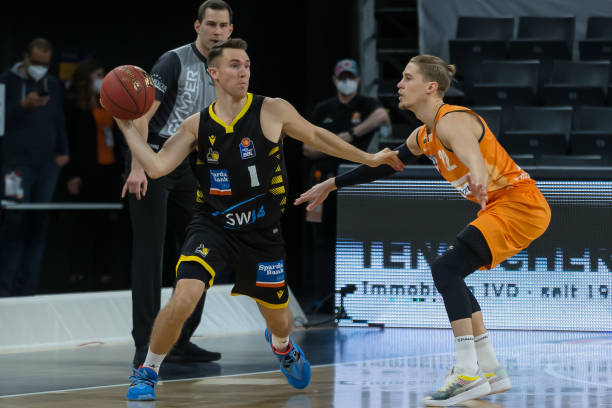 的交融不仅 的交融不仅